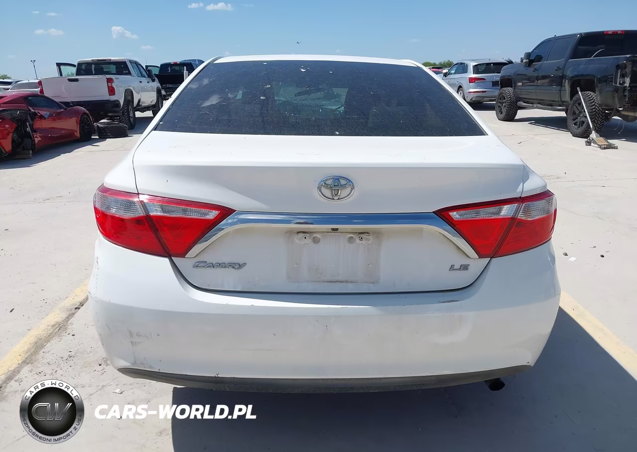 2016 Toyota Camry Le VIN:4T4BF1FK9GR519624 - 17