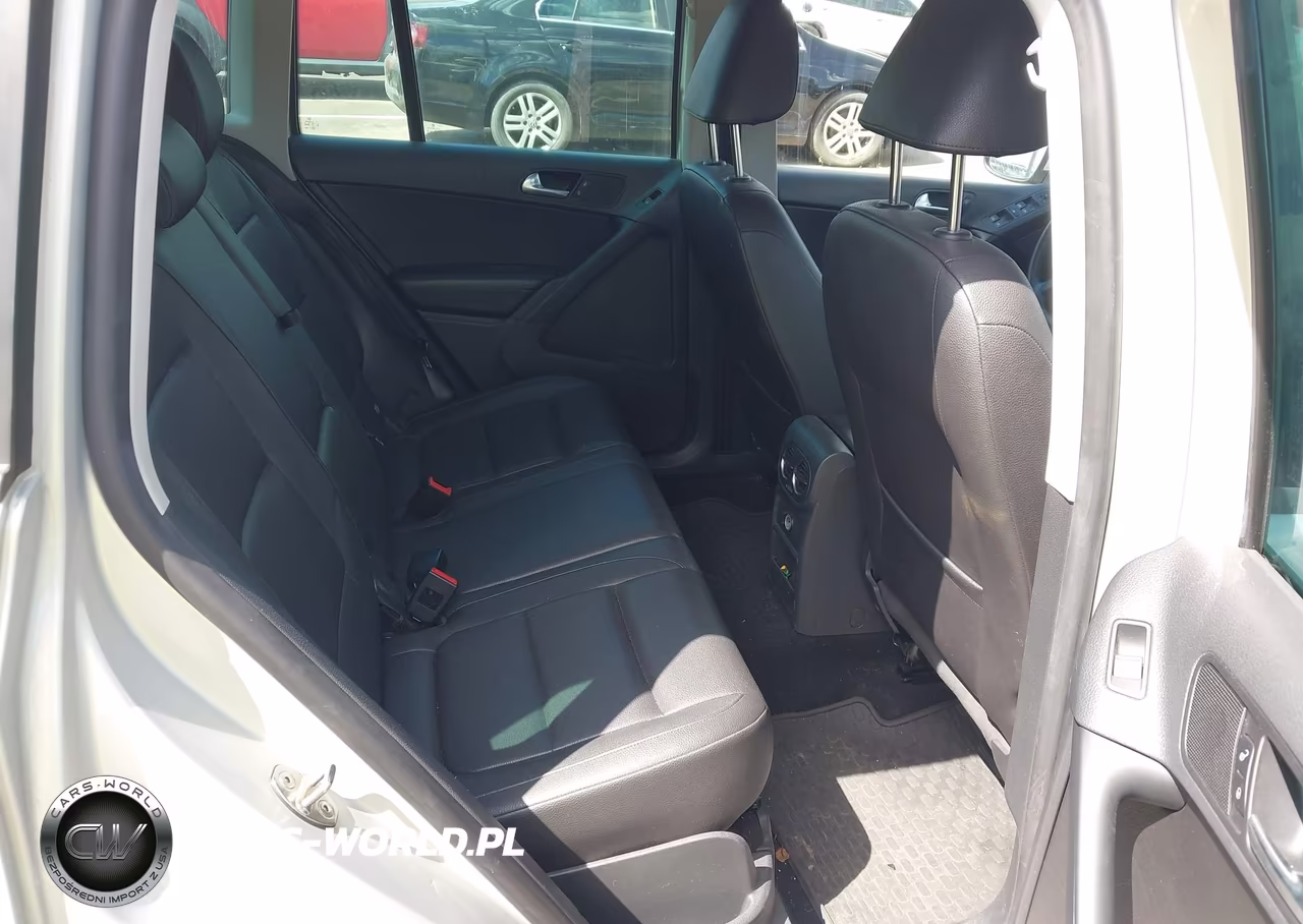 2012 Volkswagen Tiguan Le VIN:WVGAV7AX7CW569774 - 8