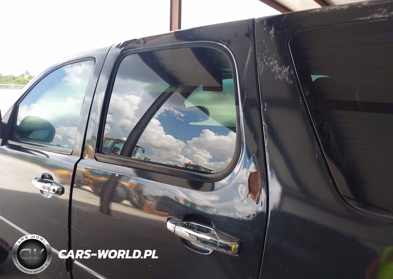 2011 Chevrolet Tahoe Lt VIN:1GNSCBE08BR114337 - 17