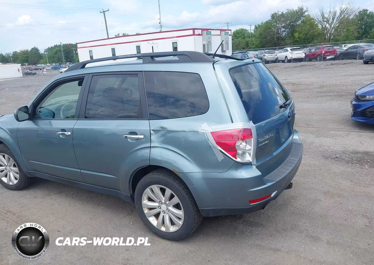 2012 Subaru Forester 2.5X Premium VIN:JF2SHADC4CH421769 - 3