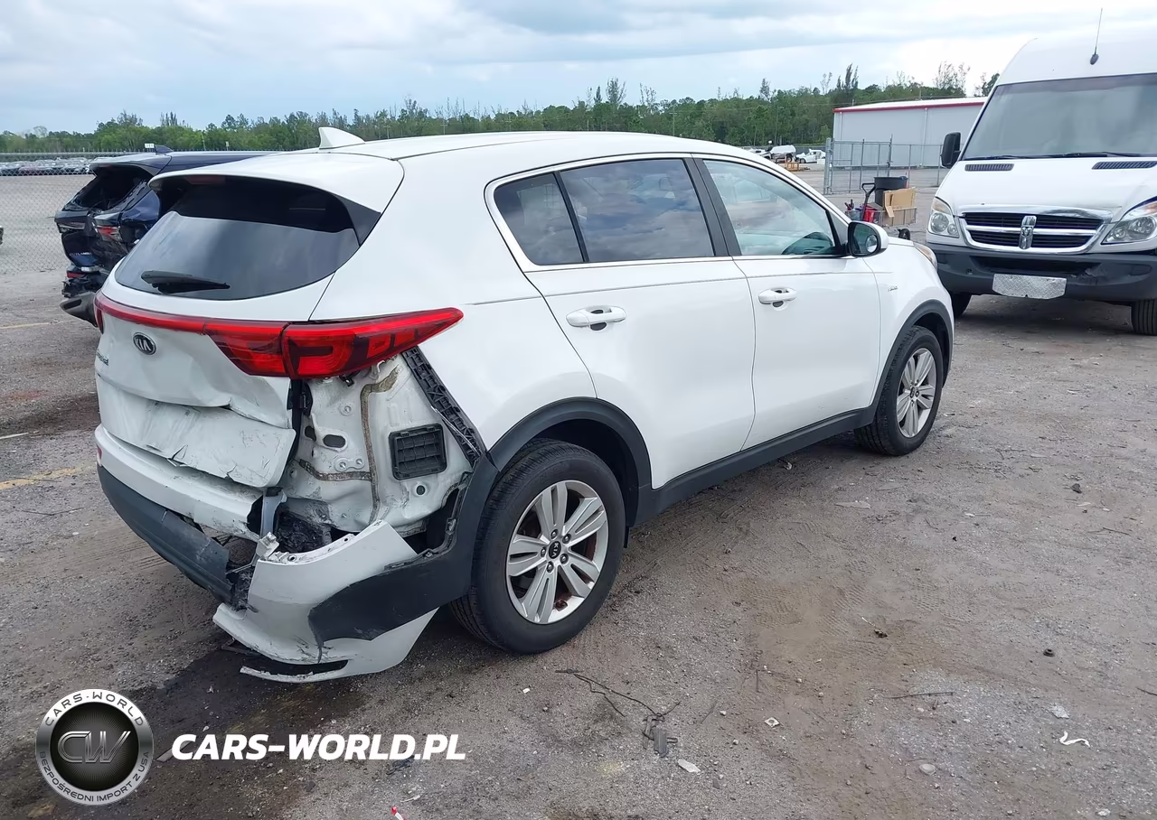 2018 Kia Sportage Lx VIN:KNDPMCAC9J7347851 - 4