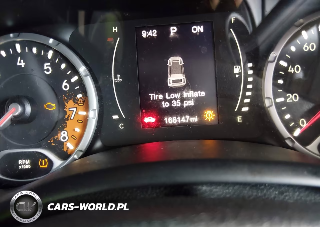 2016 Jeep Renegade Sport VIN:ZACCJAAT2GPE29296 - 15