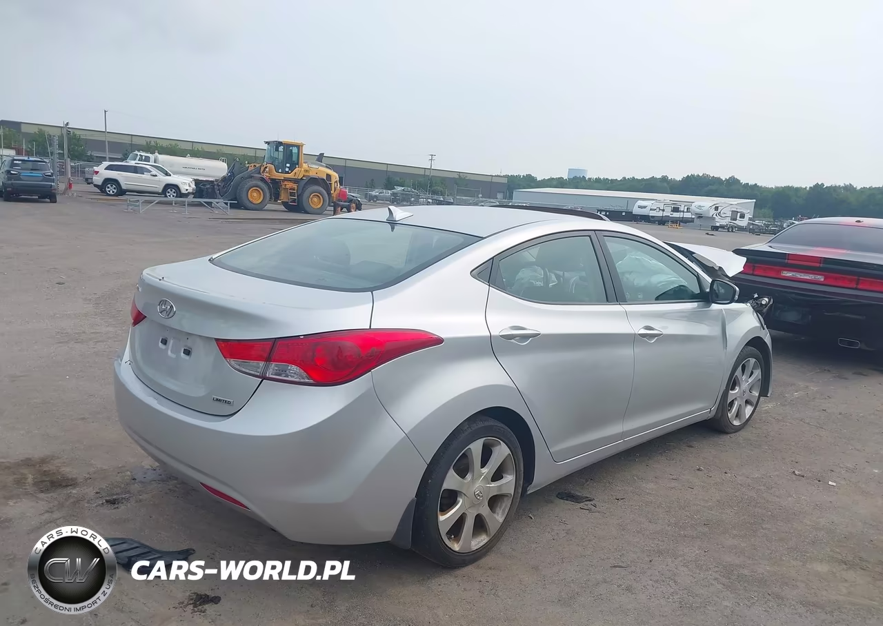 2013 Hyundai Elantra Limited VIN:KMHDH4AE4DU637558 - 4