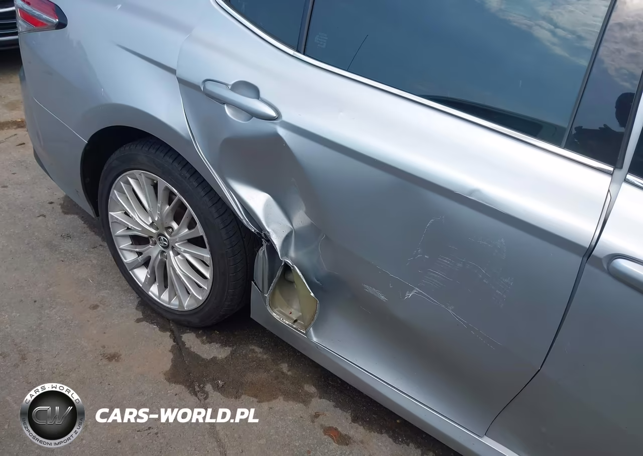 2018 Toyota Camry Xle VIN:4T1B11HK6JU008210 - 17