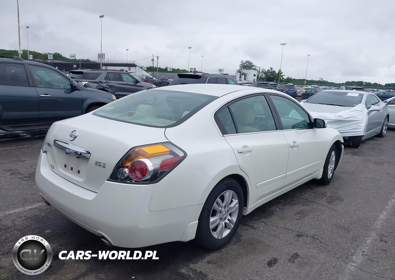 2011 Nissan Altima 2.5 S VIN:1N4AL2AP0BN433977 - 4
