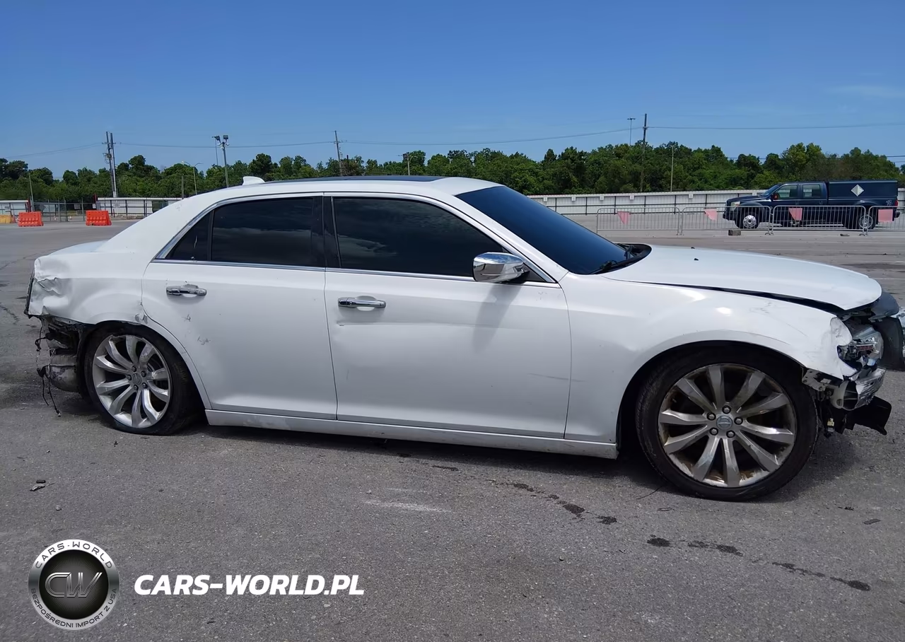 2018 Chrysler 300 Limited VIN:2C3CCAEG2JH227563 - 13