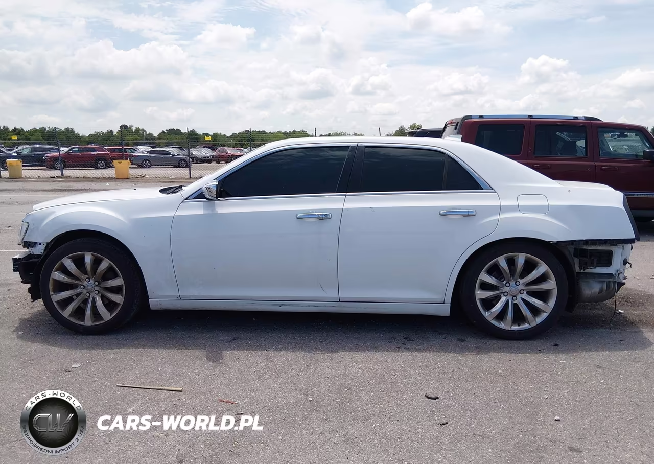 2018 Chrysler 300 Limited VIN:2C3CCAEG2JH227563 - 14