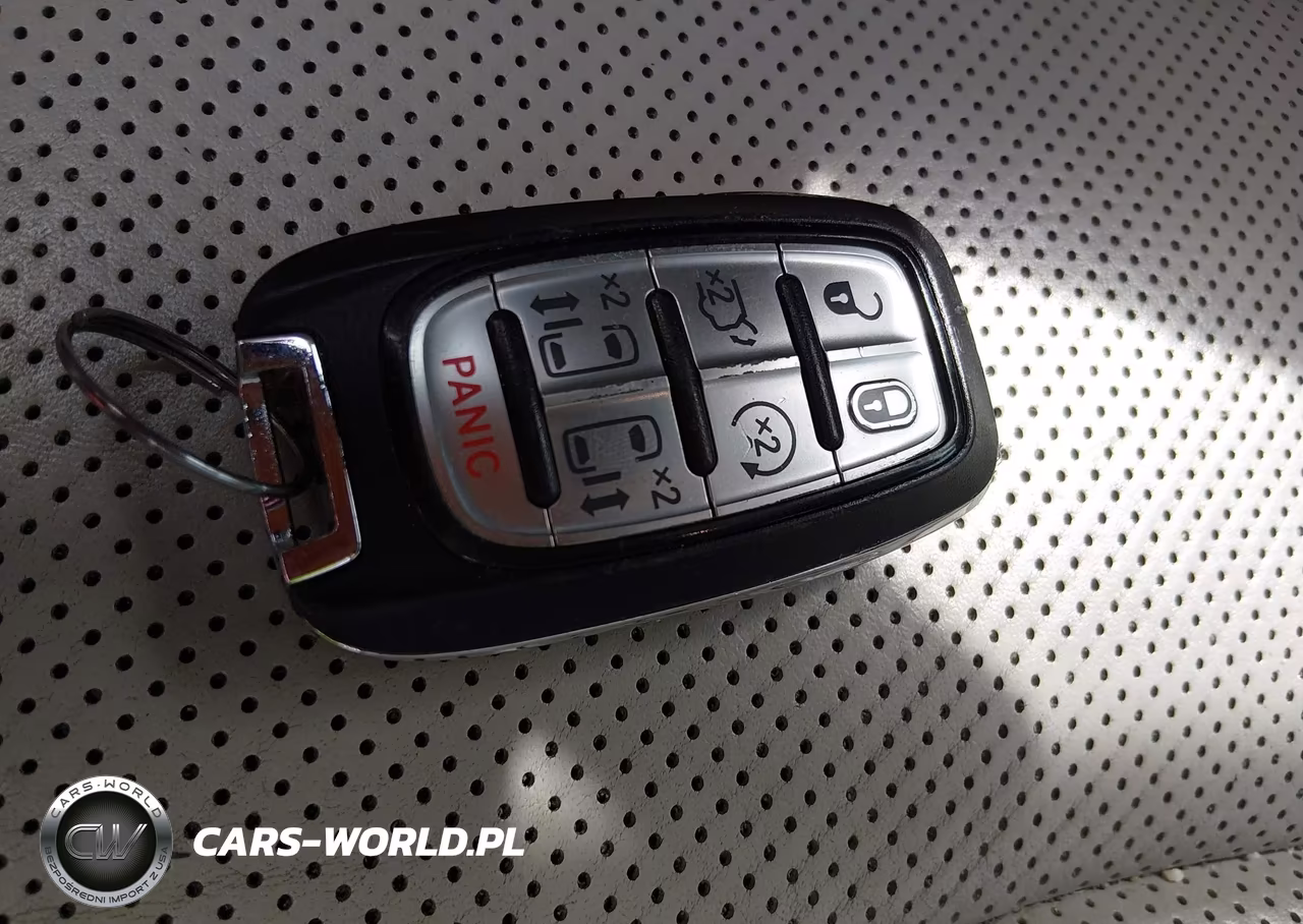 2020 Chrysler Pacifica Hybrid Limited VIN:2C4RC1N78LR288211 - 11