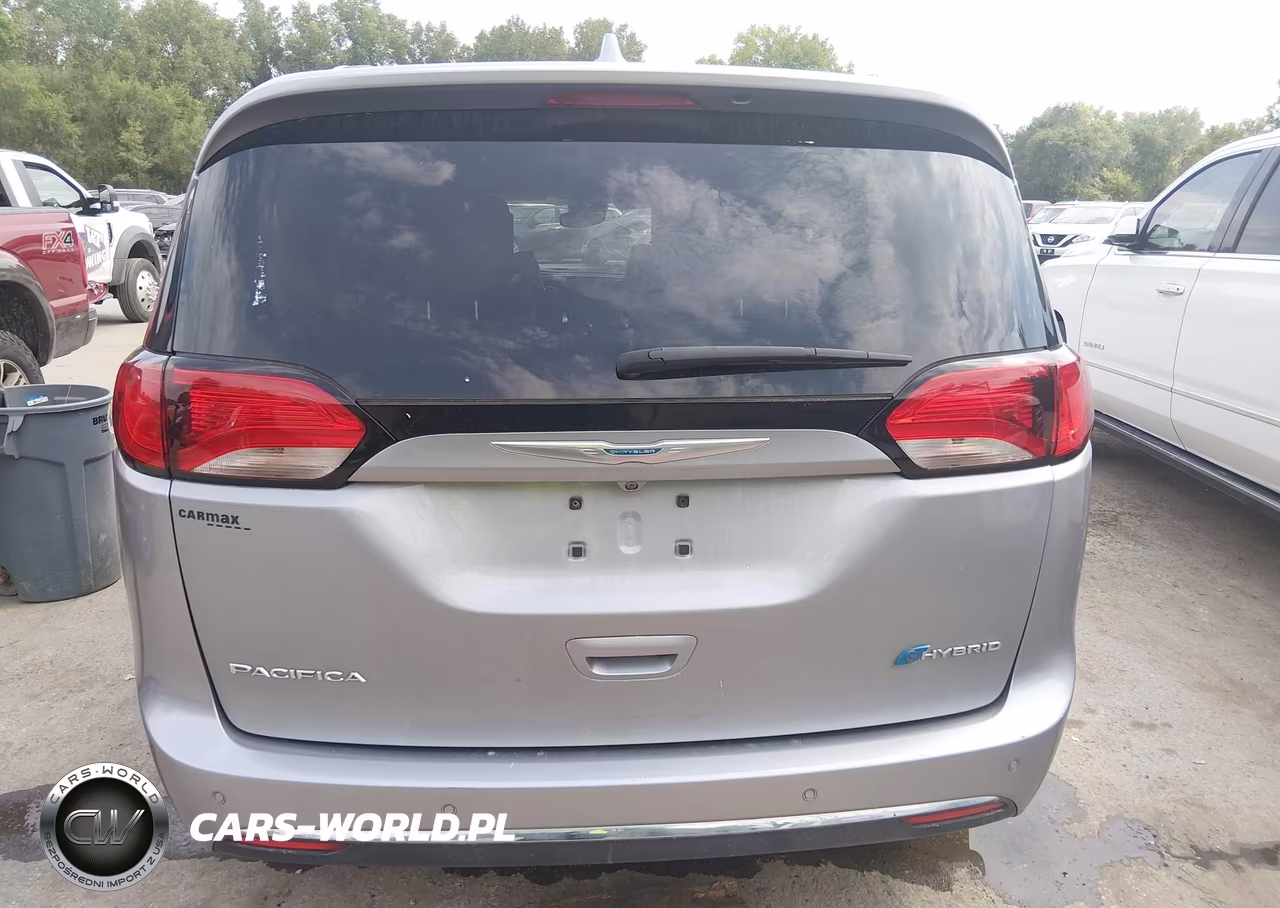 2020 Chrysler Pacifica Hybrid Limited VIN:2C4RC1N78LR288211 - 17