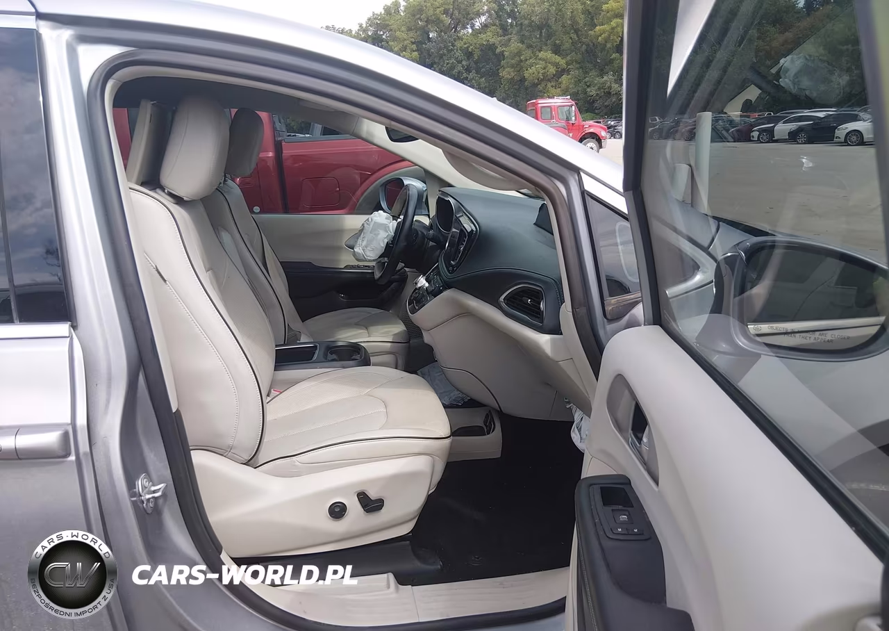 2020 Chrysler Pacifica Hybrid Limited VIN:2C4RC1N78LR288211 - 5