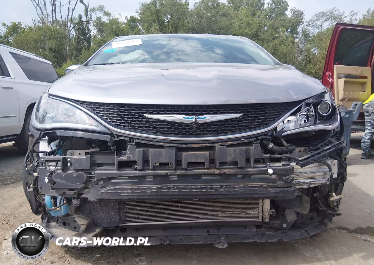 2020 Chrysler Pacifica Hybrid Limited VIN:2C4RC1N78LR288211 - 6