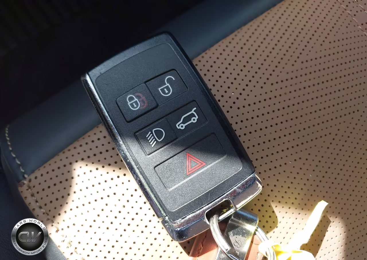 2025 Land Rover Range Rover Velar P400 Dynamic Hse VIN:SALYM2FU6SA801728 - 11