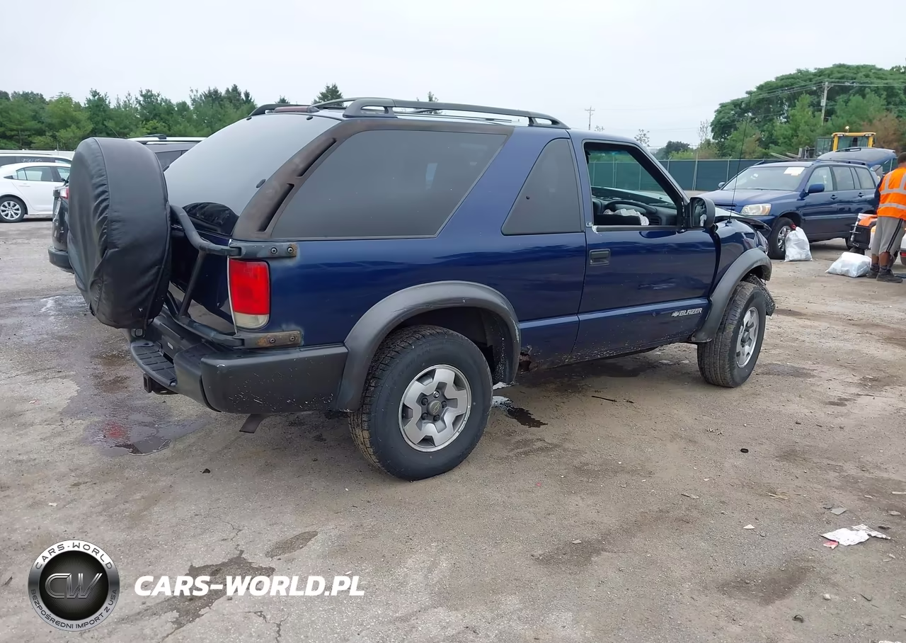2000 Chevrolet Blazer Ls VIN:1GNCT18W9YK254980 - 4