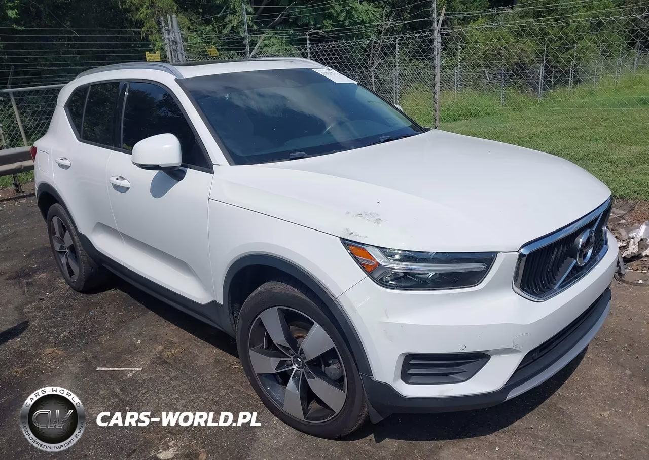 2020 Volvo Xc40 T5 Momentum – zdjęcie 1 z 16