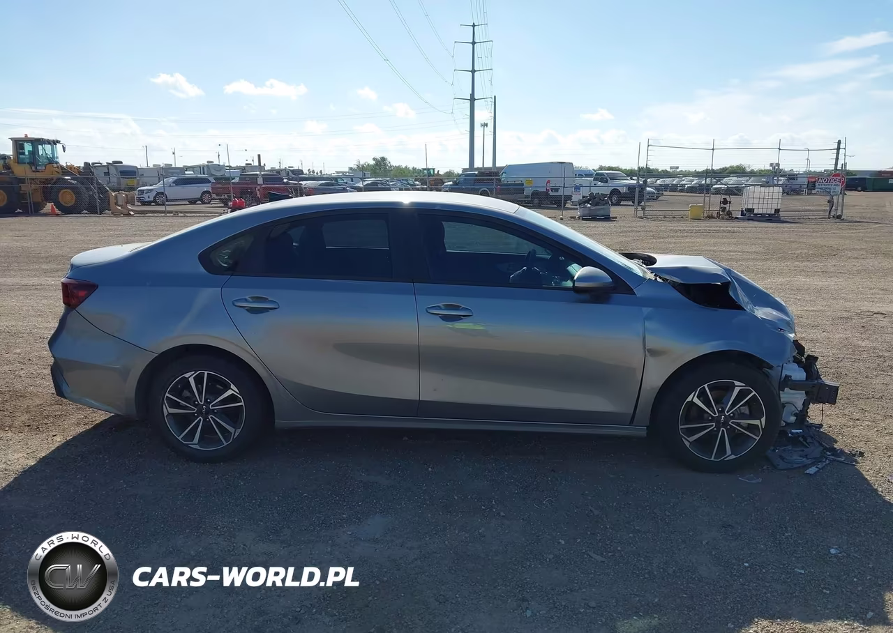 2023 Kia Forte Lxs VIN:3KPF24AD5PE631812 - 14