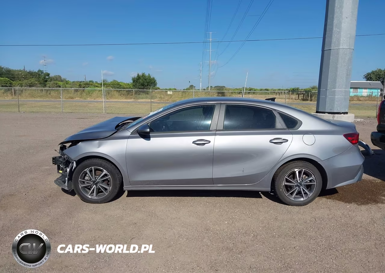 2023 Kia Forte Lxs VIN:3KPF24AD5PE631812 - 15