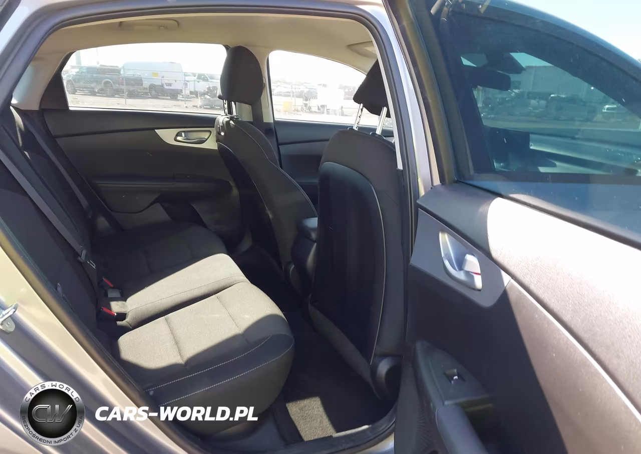 2023 Kia Forte Lxs VIN:3KPF24AD5PE631812 - 8