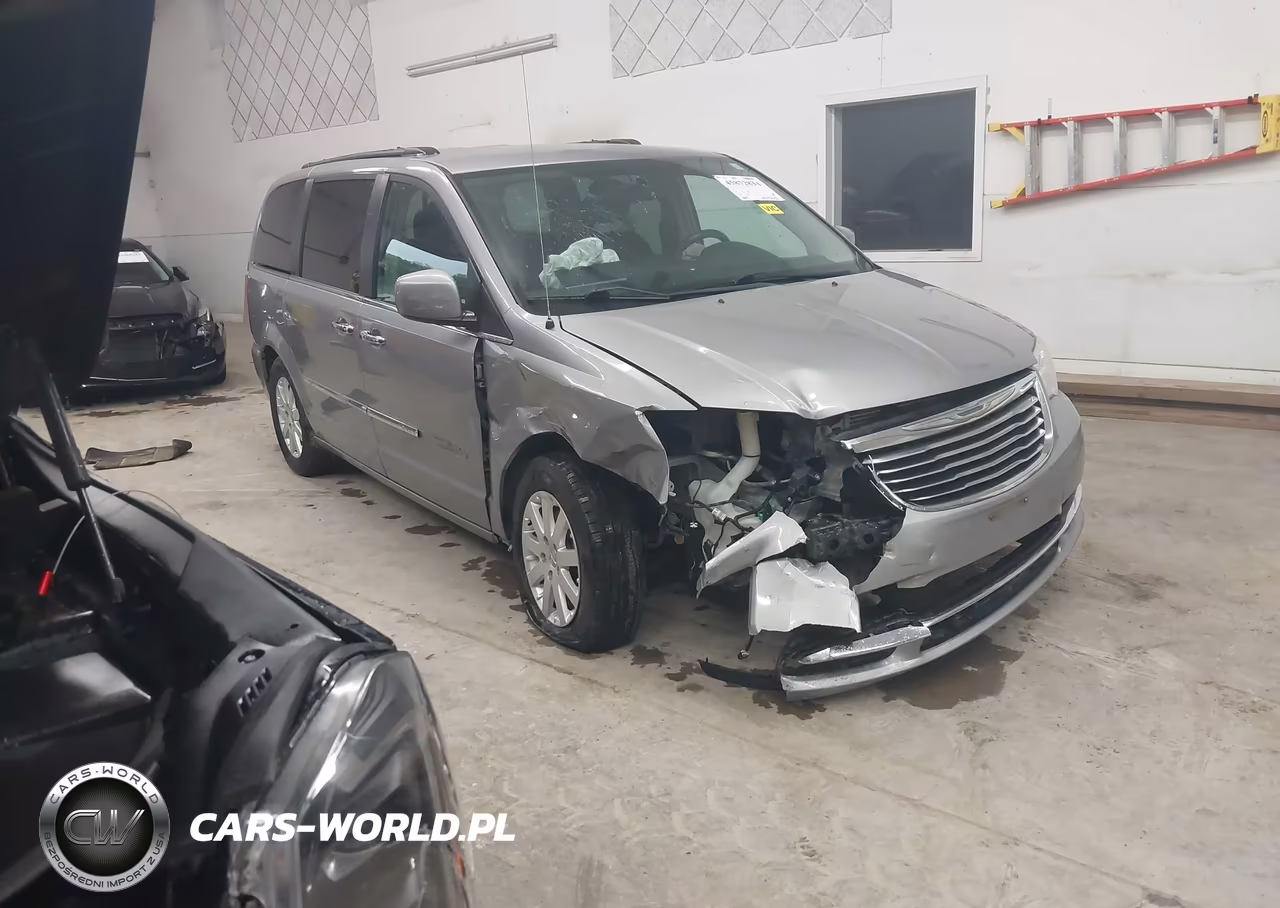2015 Chrysler Town & Country Touring VIN:2C4RC1BG2FR698091 - 1