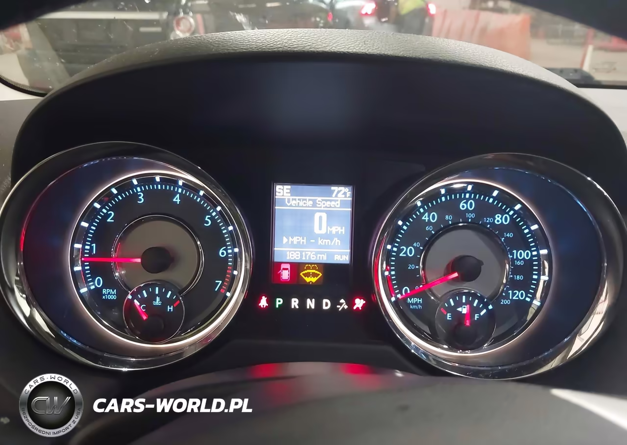 2015 Chrysler Town & Country Touring VIN:2C4RC1BG2FR698091 - 7