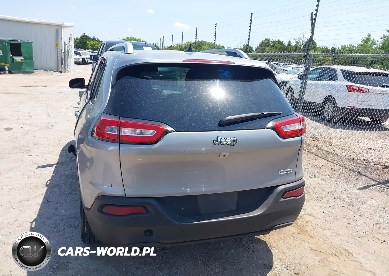 2016 Jeep Cherokee Latitude VIN:1C4PJLCB1GW201441 - 16