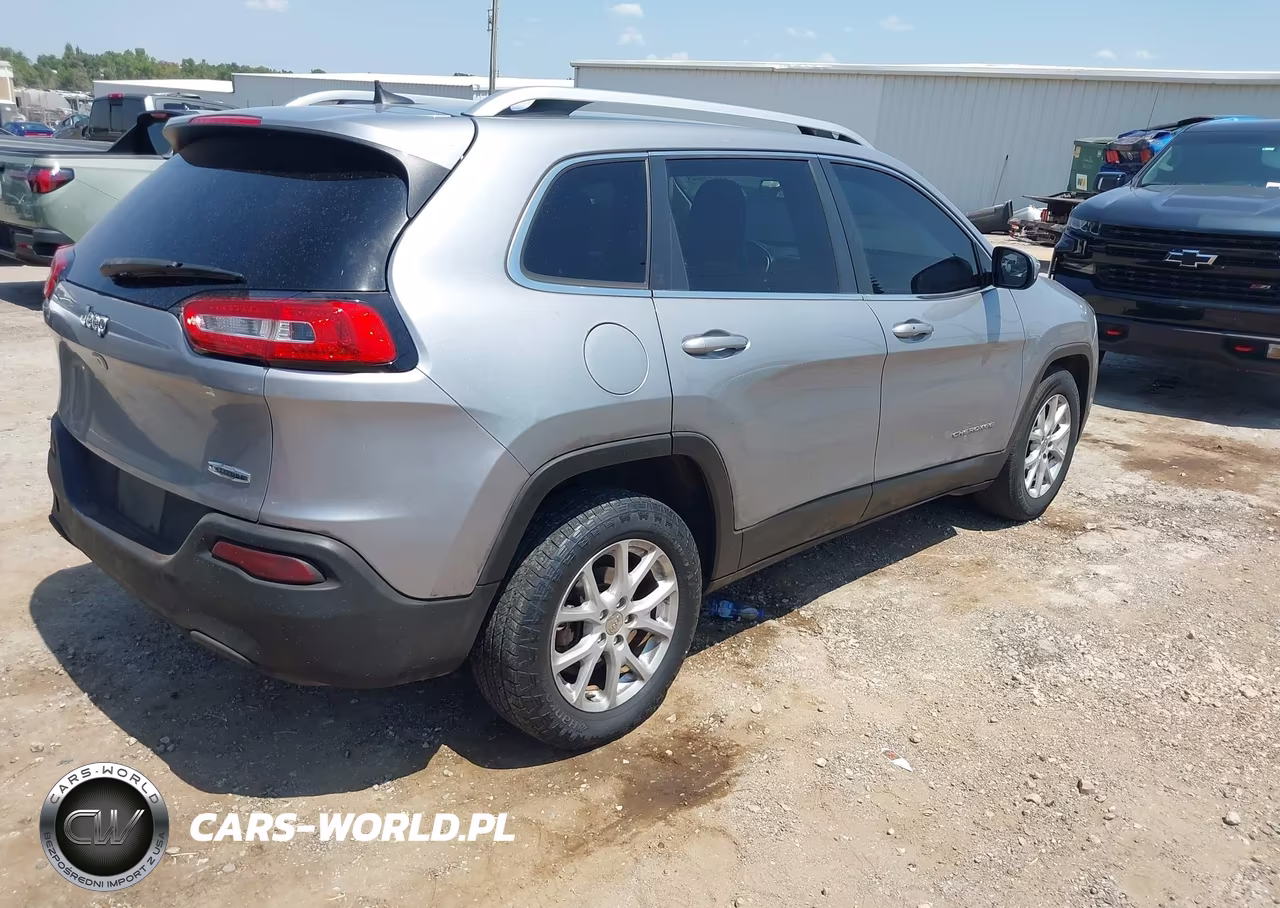2016 Jeep Cherokee Latitude VIN:1C4PJLCB1GW201441 - 4
