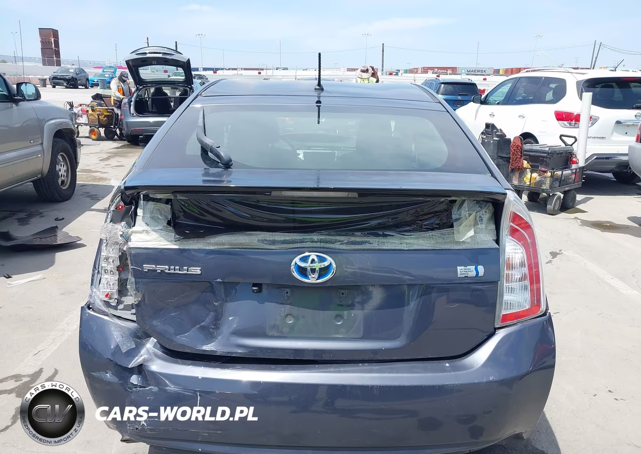 2014 Toyota Prius Two VIN:JTDKN3DU8E0371181 - 16