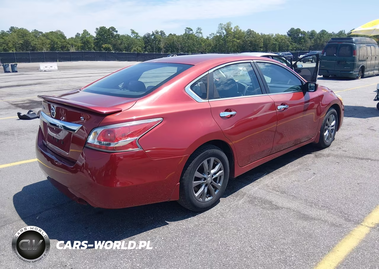 2015 Nissan Altima 2.5 S VIN:1N4AL3AP9FC258491 - 4