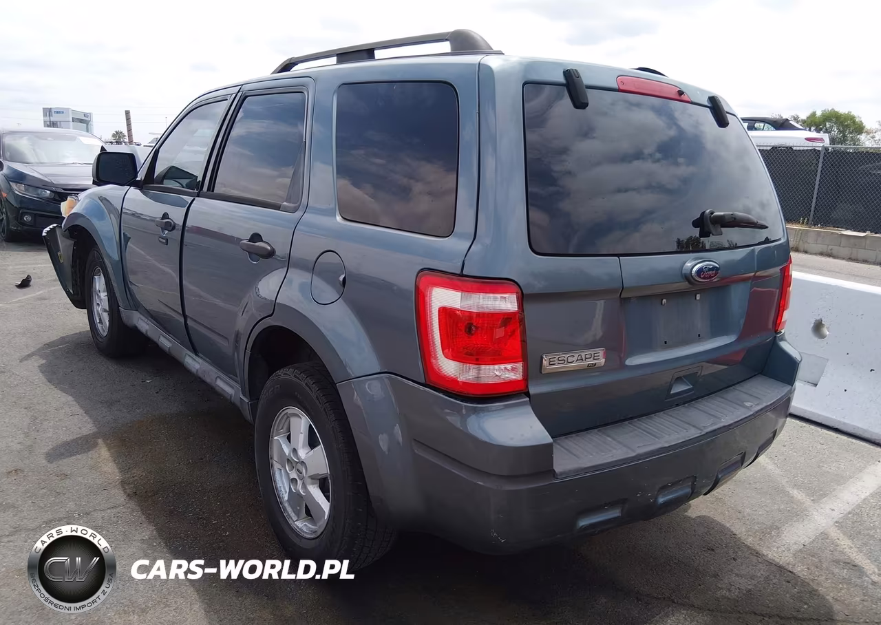 2010 Ford Escape Xlt VIN:1FMCU0D72AKC61902 - 3