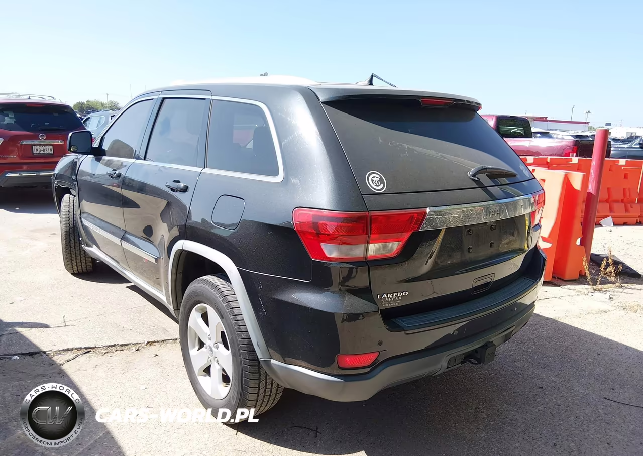 2012 Jeep Grand Cherokee Laredo VIN:1C4RJEAG1CC142759 - 3