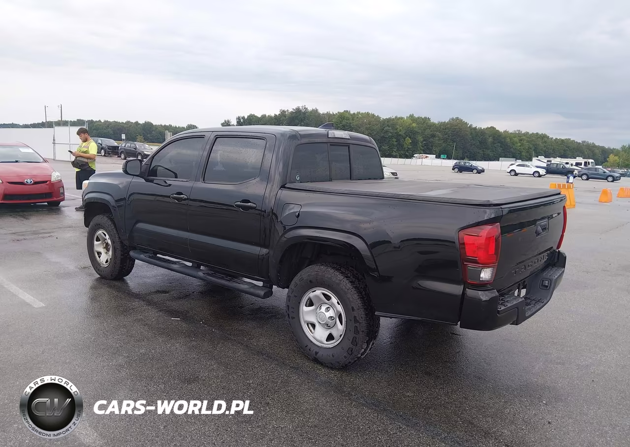 2018 Toyota Tacoma Sr VIN:5TFAX5GN6JX117461 - 3