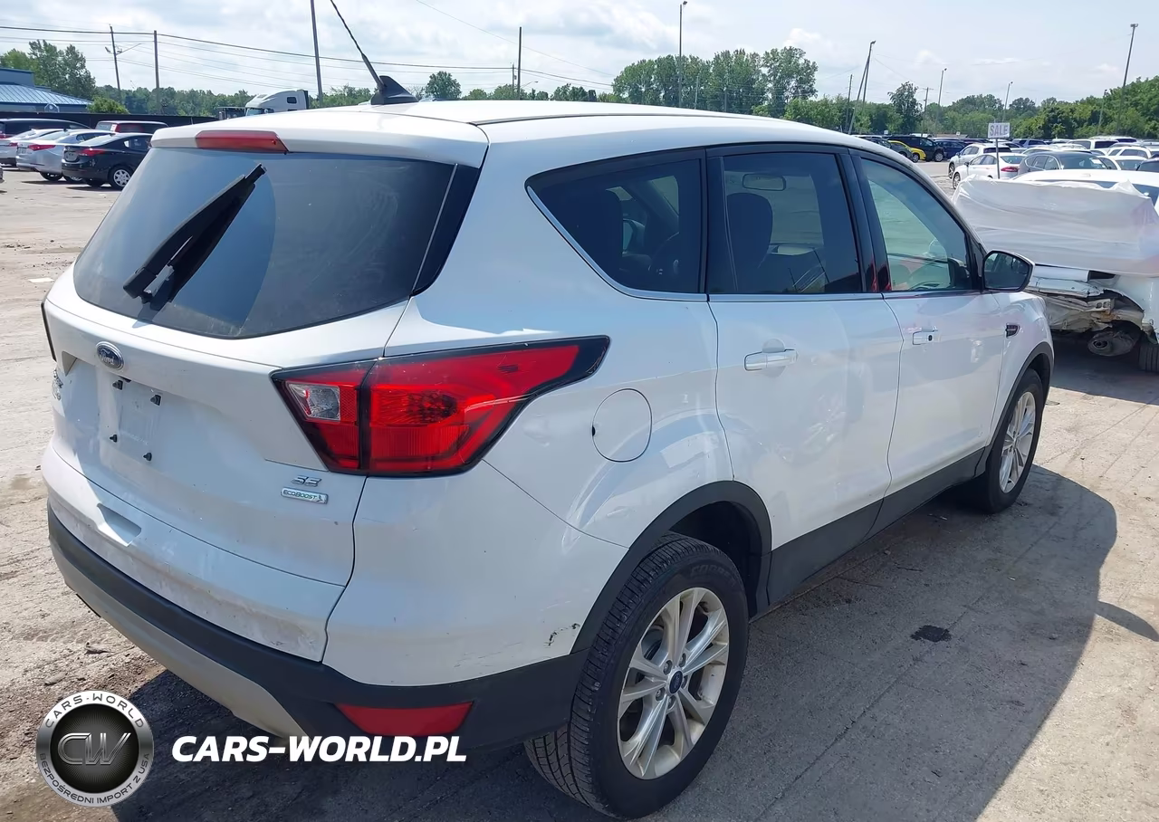2019 Ford Escape Se VIN:1FMCU0GD0KUA03062 - 4
