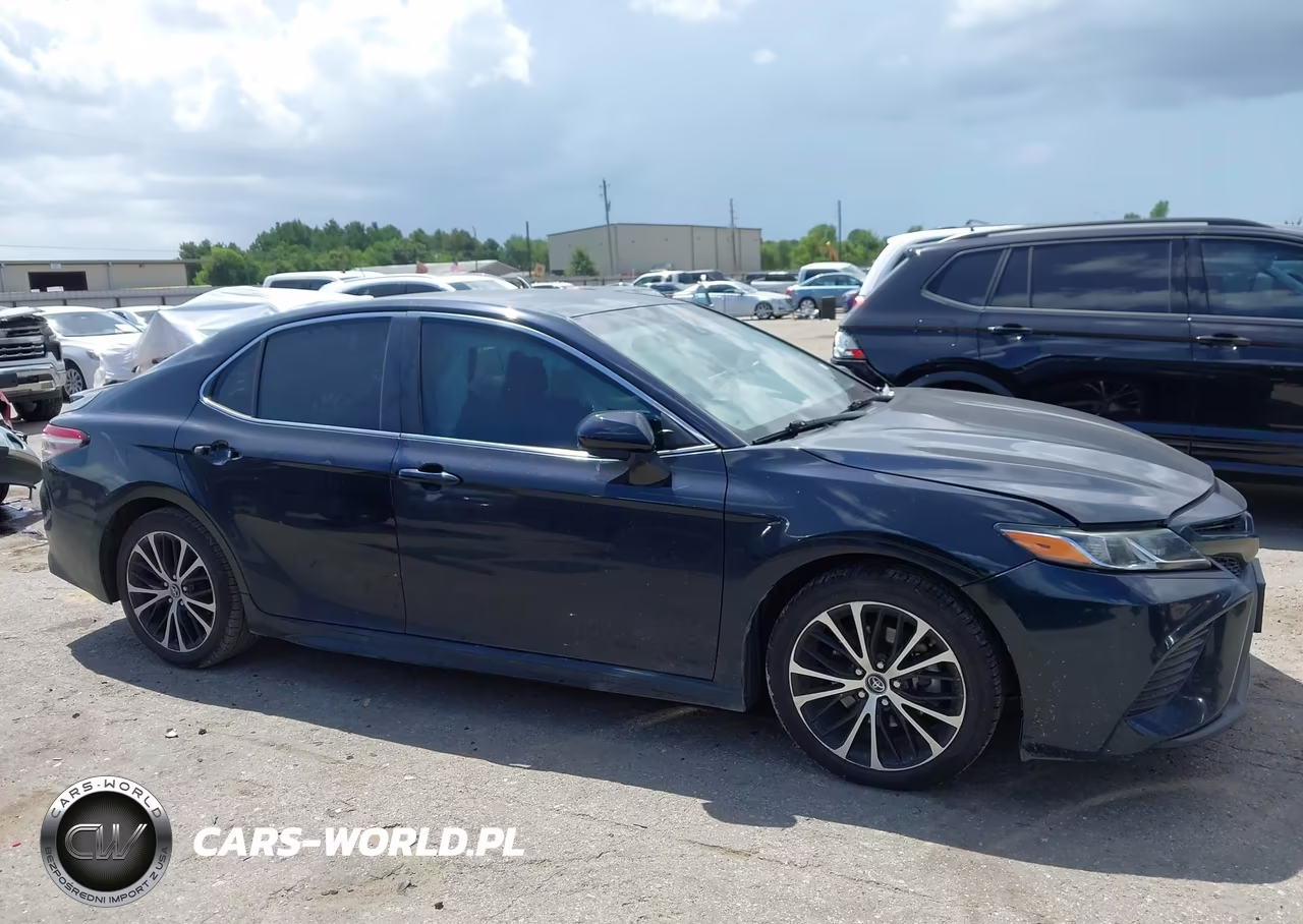 2018 Toyota Camry Se VIN:4T1B11HK0JU663009 - 13