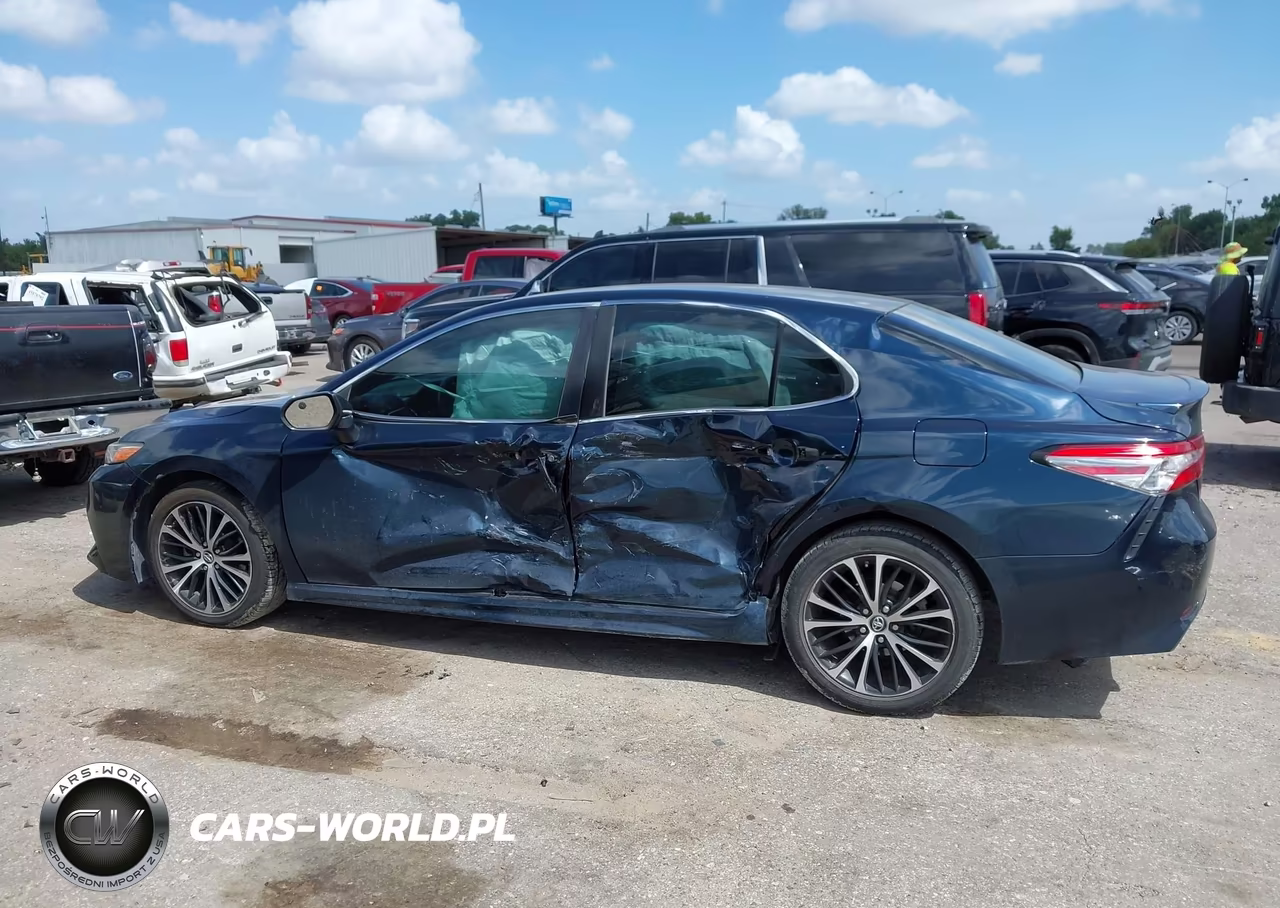 2018 Toyota Camry Se VIN:4T1B11HK0JU663009 - 14