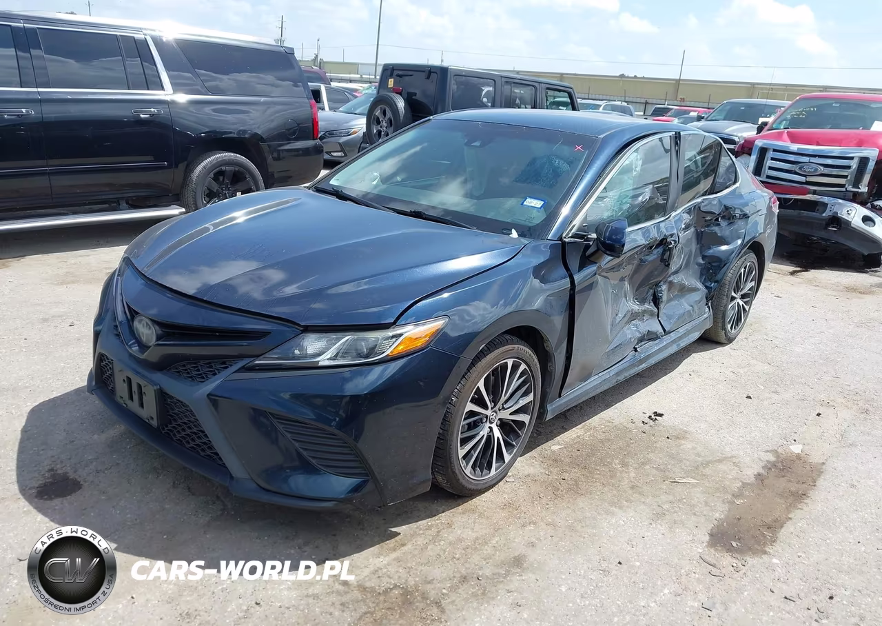 2018 Toyota Camry Se VIN:4T1B11HK0JU663009 - 2