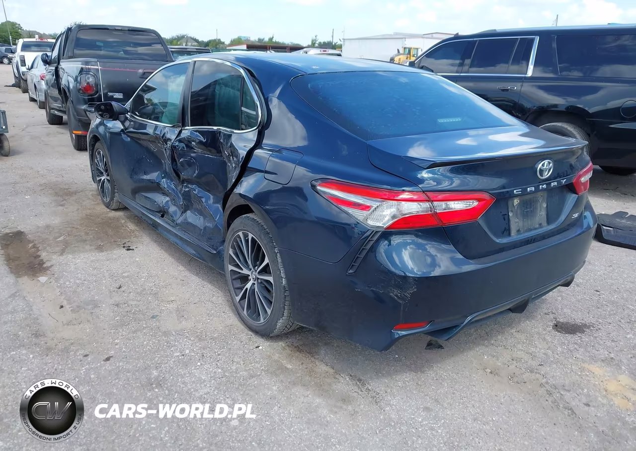 2018 Toyota Camry Se VIN:4T1B11HK0JU663009 - 3