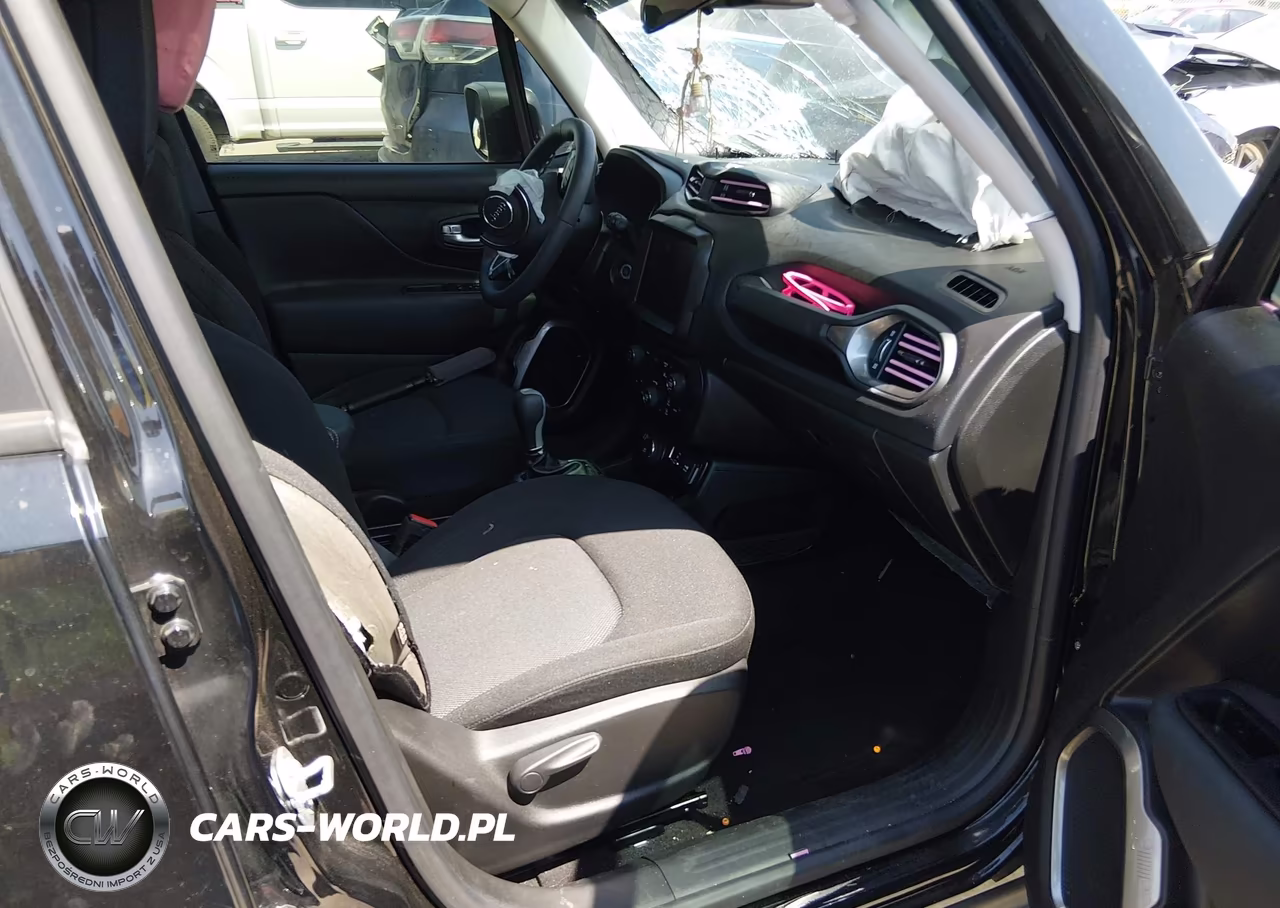 2023 Jeep Renegade Latitude 4X4 VIN:ZACNJDB17PPP34877 - 5