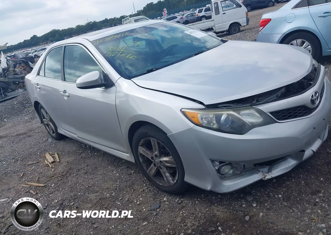 2013 Toyota Camry Se – zdjęcie 1 z 17