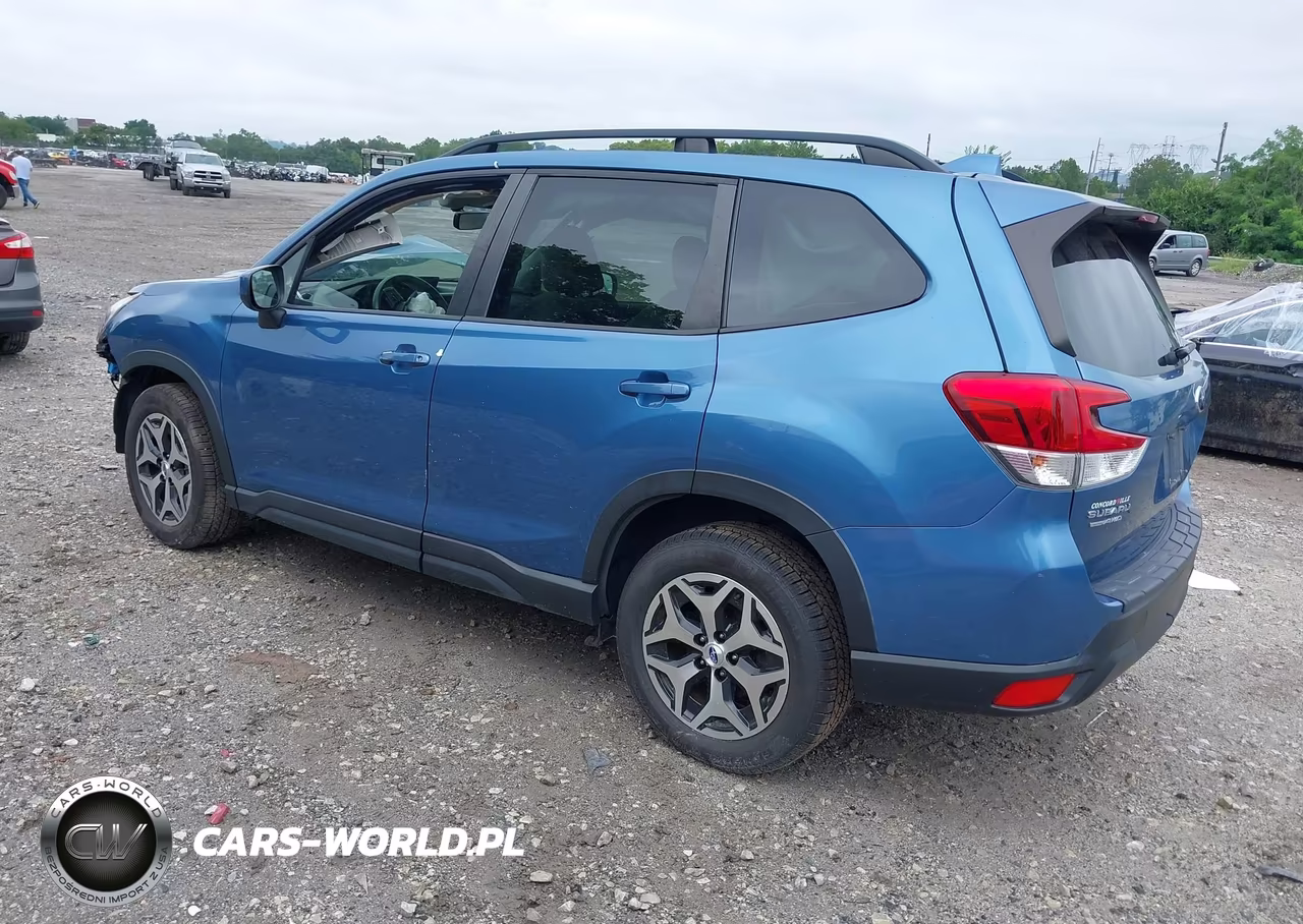 2020 Subaru Forester Premium VIN:JF2SKAJC6LH597471 - 3