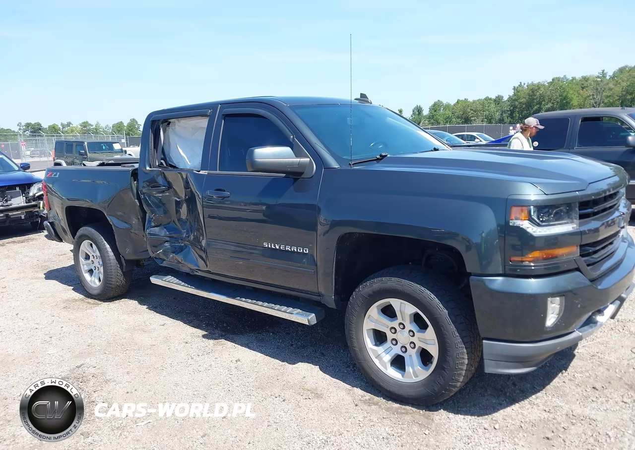 2018 Chevrolet Silverado 1500 2Lt VIN:3GCUKREC5JG360168 - 1