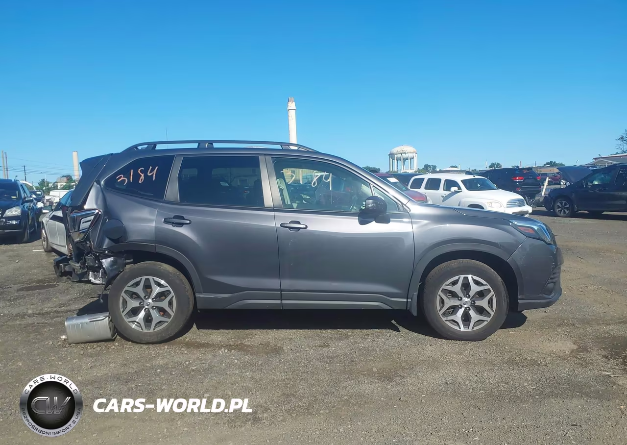 2023 Subaru Forester Premium VIN:JF2SKAEC4PH471609 - 13