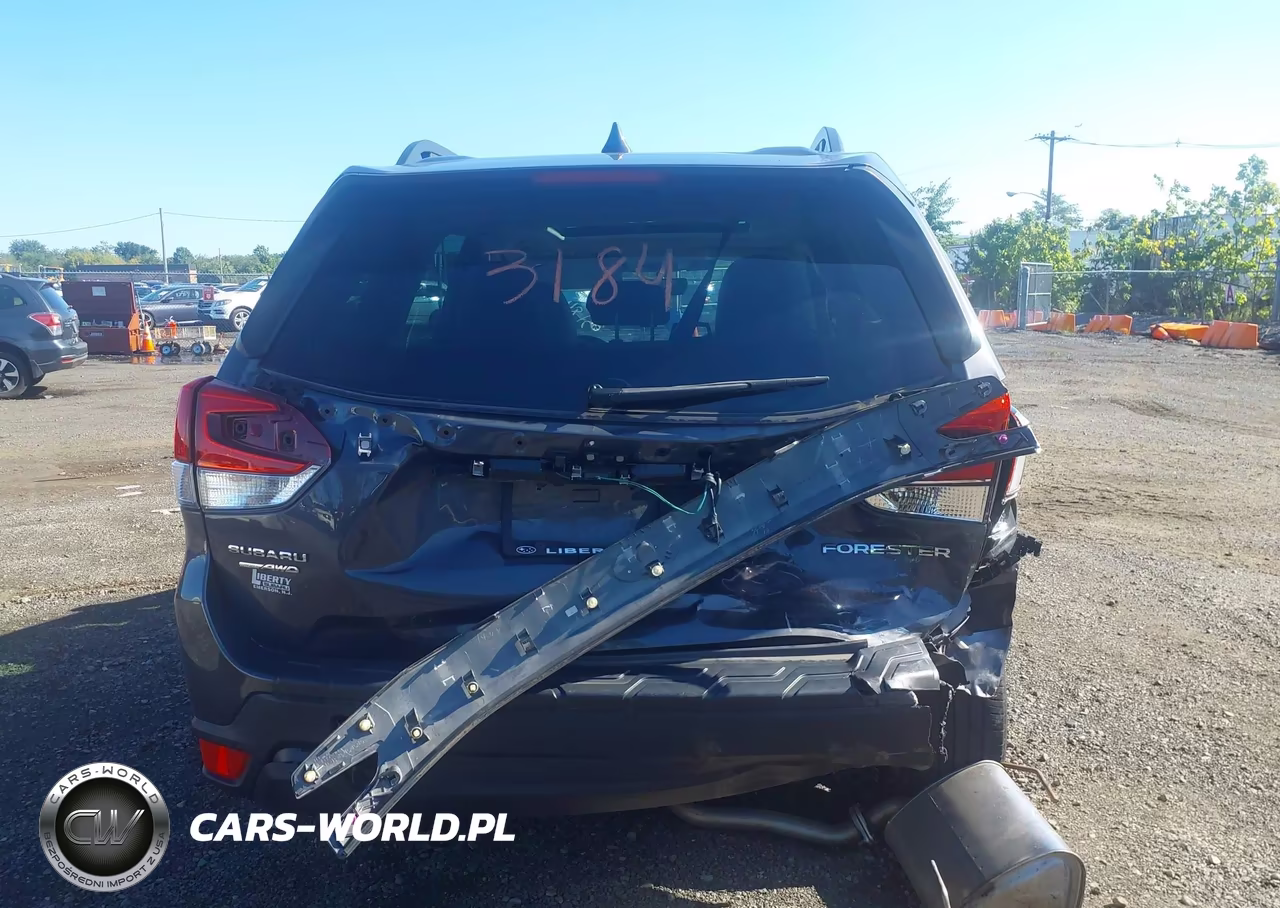 2023 Subaru Forester Premium VIN:JF2SKAEC4PH471609 - 16