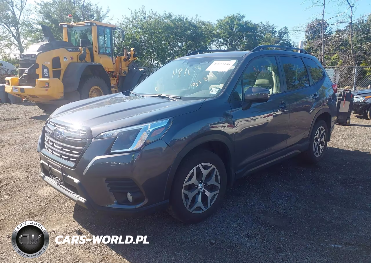 2023 Subaru Forester Premium VIN:JF2SKAEC4PH471609 - 2