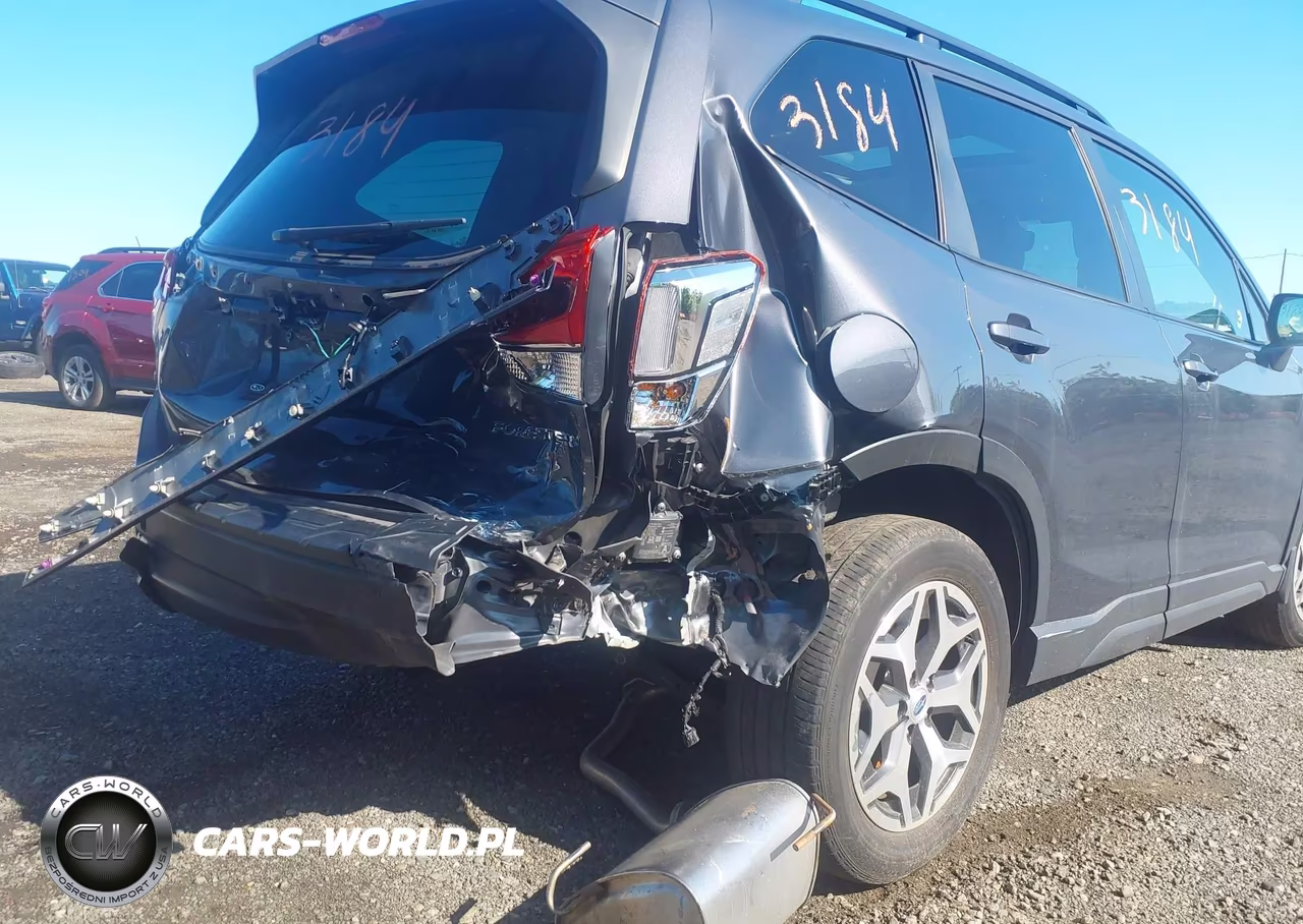 2023 Subaru Forester Premium VIN:JF2SKAEC4PH471609 - 6