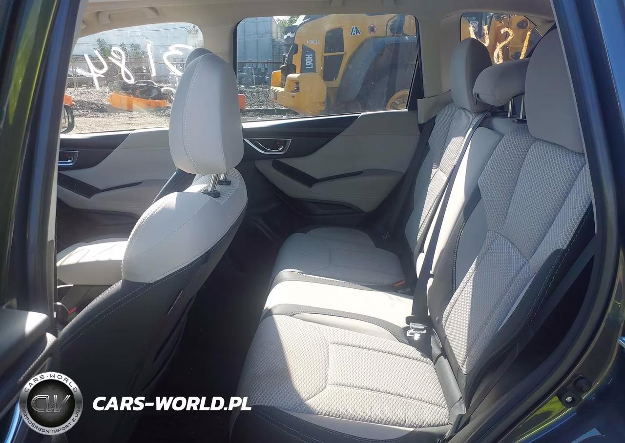 2023 Subaru Forester Premium VIN:JF2SKAEC4PH471609 - 8