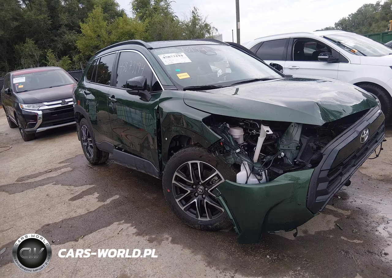 2026 Toyota Corolla Cross Xle VIN:7MUDAABG7TV180941 - 1