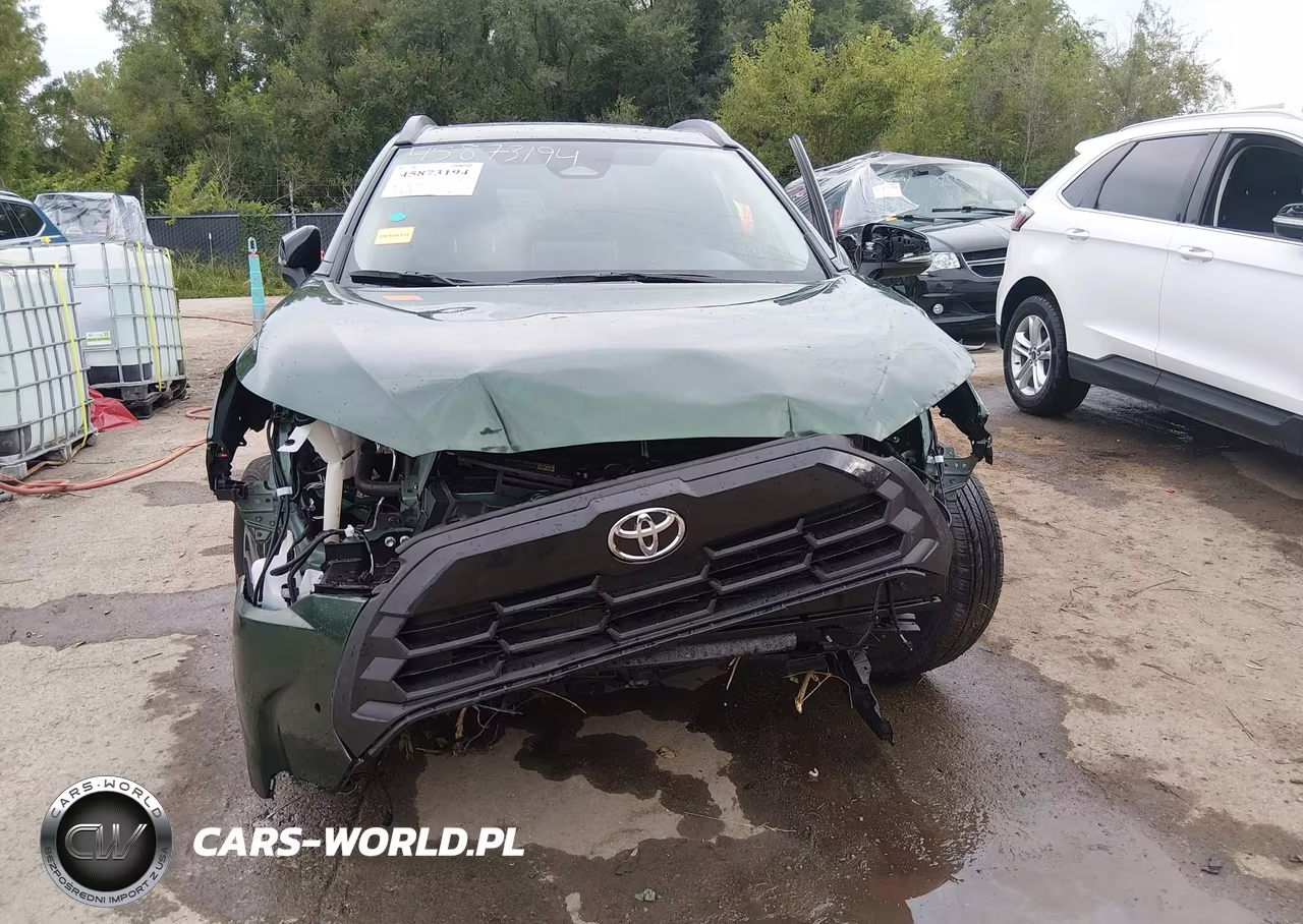 2026 Toyota Corolla Cross Xle VIN:7MUDAABG7TV180941 - 13