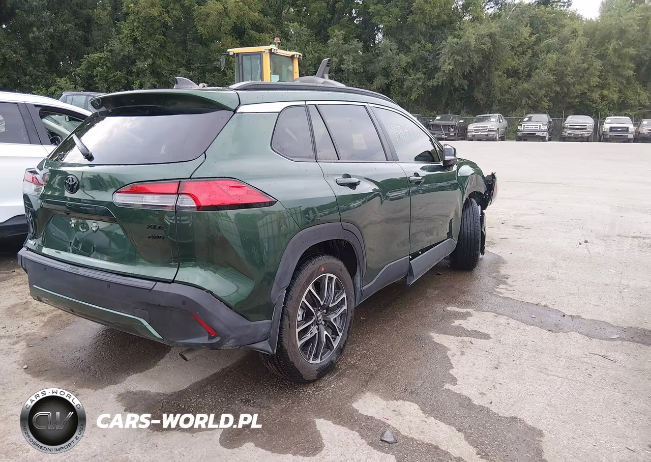 2026 Toyota Corolla Cross Xle VIN:7MUDAABG7TV180941 - 4