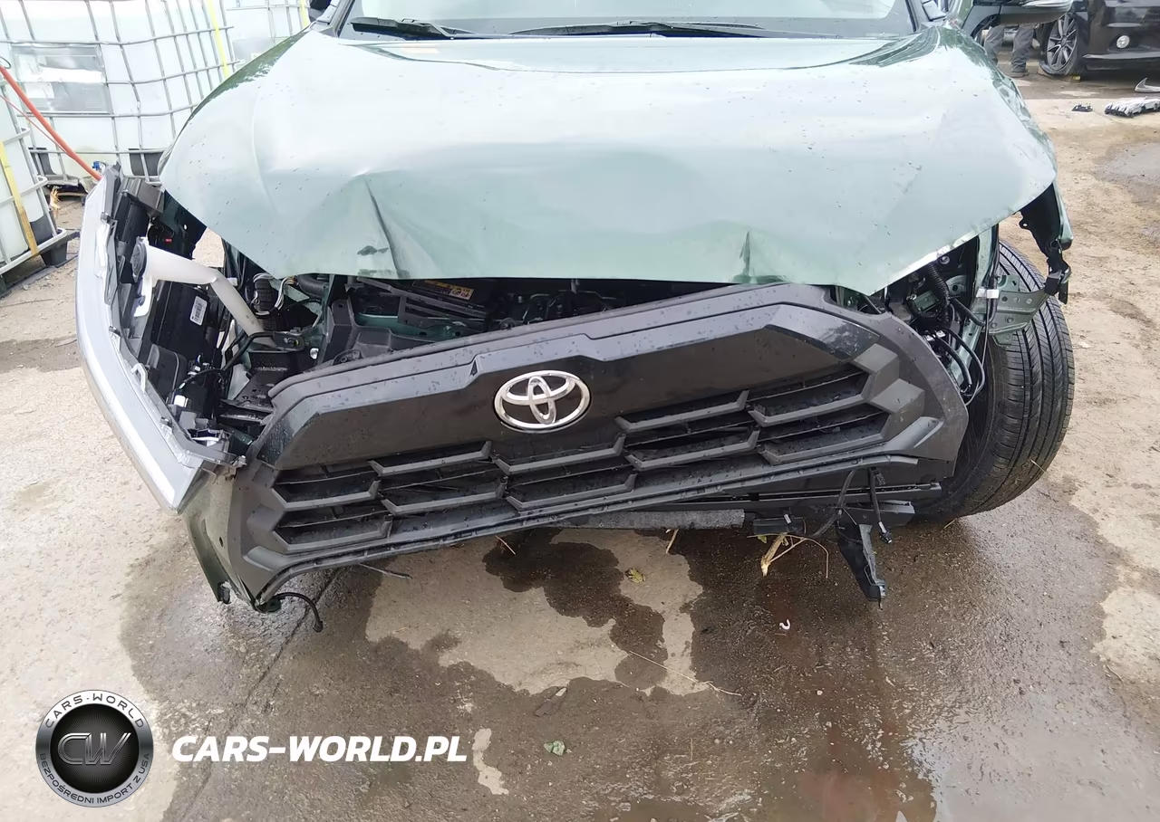 2026 Toyota Corolla Cross Xle VIN:7MUDAABG7TV180941 - 6