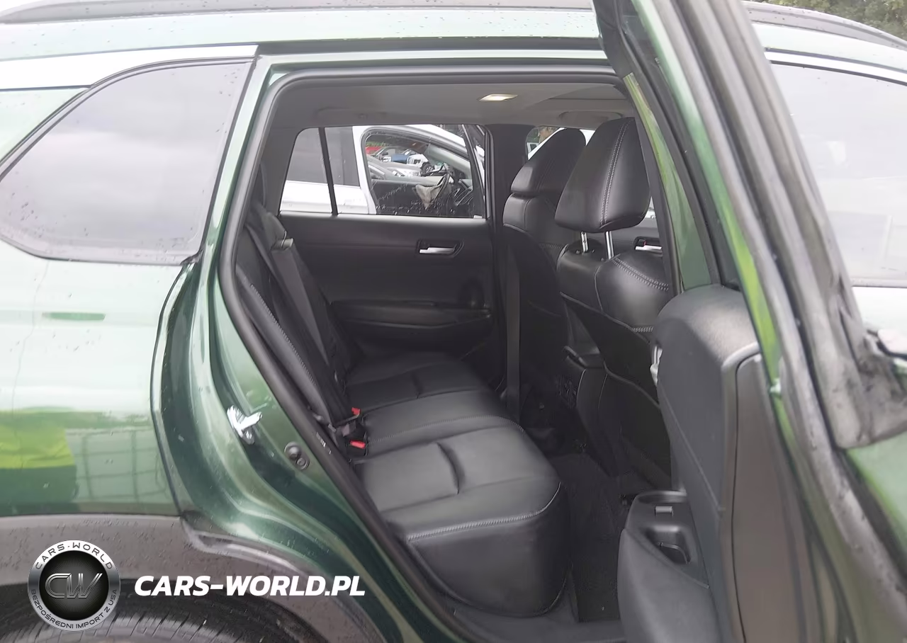 2026 Toyota Corolla Cross Xle VIN:7MUDAABG7TV180941 - 8
