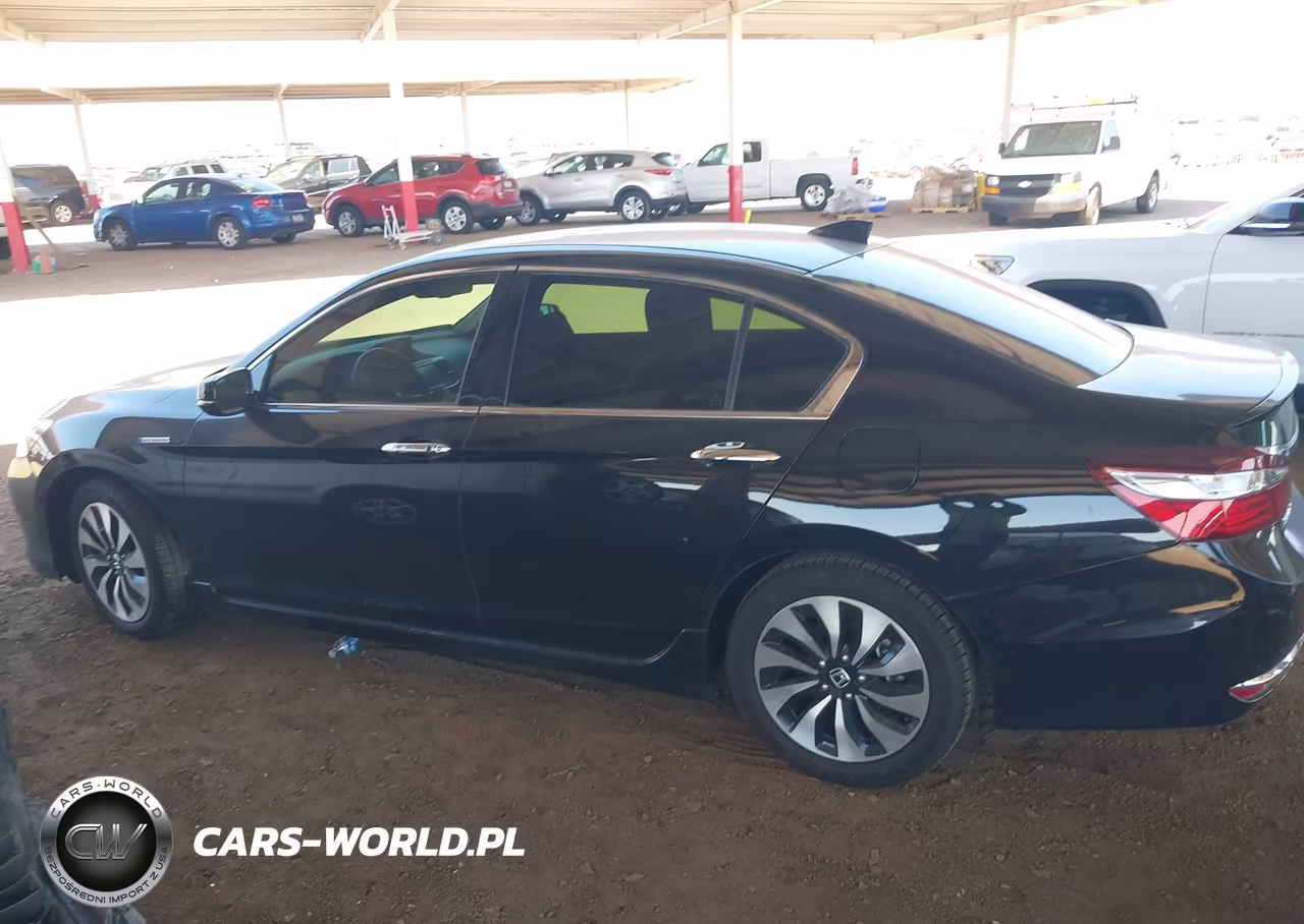 2017 Honda Accord Hybrid Touring VIN:JHMCR6F7XHC005709 - 13
